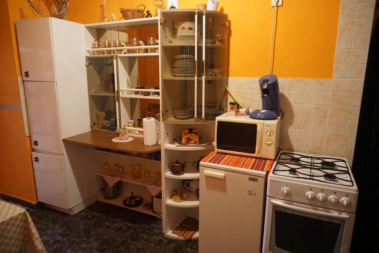 豪伊杜伯瑟尔梅尼 Piri Vendeghaz酒店 外观 照片
